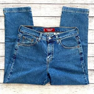 Levi’s Classic Slim Stretch Cropped Jeans, Size 10